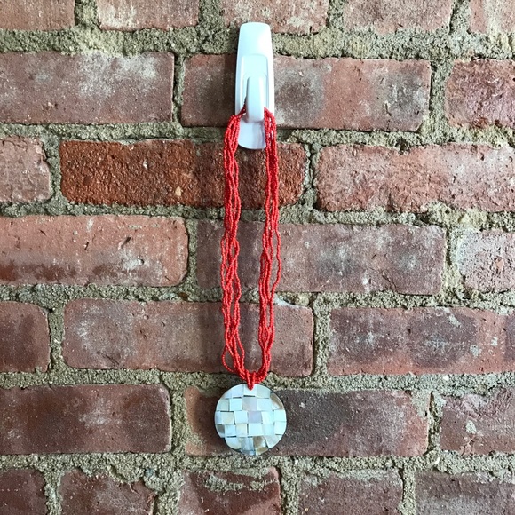 🛑 NOT FOR SALE: Seashell medallion beaded necklace - Picture 2 of 5